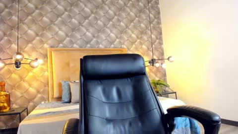 zeus online show from December 2024 10:55:02 PM