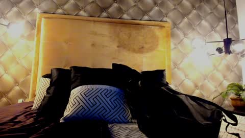 zeus online show from January 2025 06:10:02 PM