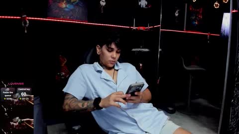 zhoestrong online show from December 2025 07:53:02 PM