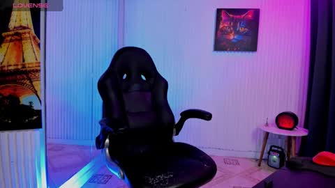 Snapshot of zhoestrong chatting on April 2026 12:00:01 AM zhoestrong online show from April 2026 12:00:01 AM