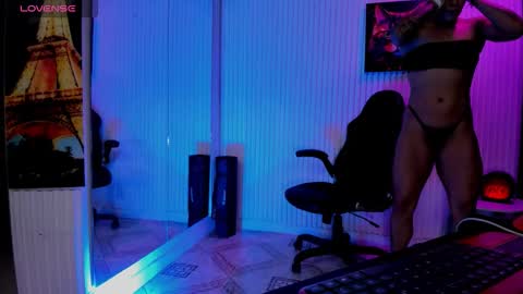 Snapshot of zhoestrong chatting on April 2026 12:13:02 AM zhoestrong online show from April 2026 12:13:02 AM