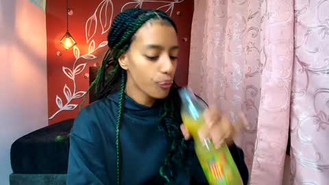 Snapshot of zia_green chatting on December 2024 12:02:01 PM Zia Green online show from December 2024 12:02:01 PM