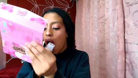 Snapshot of zia_green chatting on December 2024 04:59:02 AM Zia Green online show from December 2024 04:59:02 AM