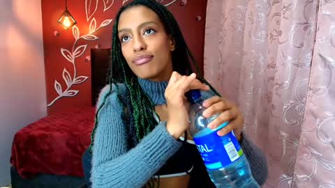 Snapshot of zia_green chatting on December 2024 08:00:02 AM Zia Green online show from December 2024 08:00:02 AM