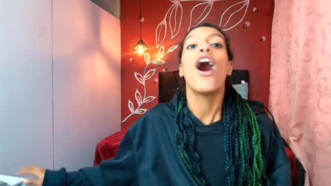 Snapshot of zia_green chatting on January 2025 03:23:01 PM Zia Green online show from January 2025 03:23:01 PM