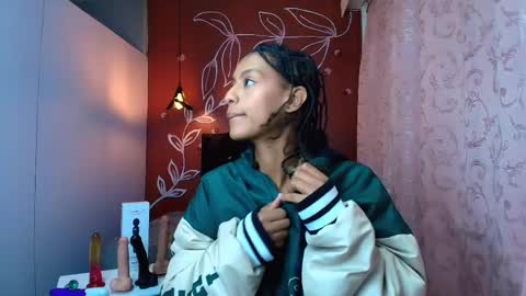 Snapshot of zia_green chatting on February 2025 12:16:01 PM Zia Green online show from February 2025 12:16:01 PM