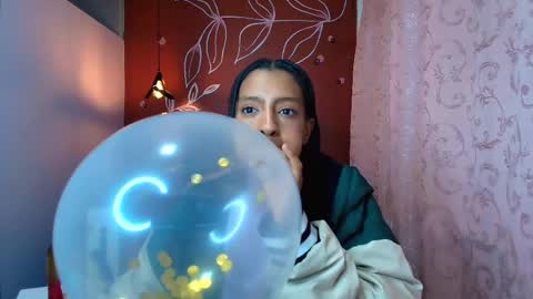 Snapshot of zia_green chatting on February 2025 03:29:01 PM Zia Green online show from February 2025 03:29:01 PM