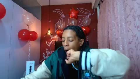 Snapshot of zia_green chatting on February 2025 12:01:02 PM Zia Green online show from February 2025 12:01:02 PM