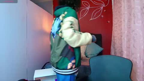 Snapshot of zia_green chatting on March 2025 12:01:02 PM Zia Green online show from March 2025 12:01:02 PM