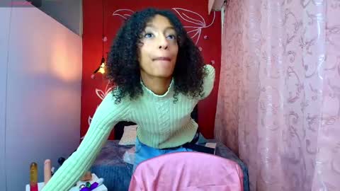 Snapshot of zia_green chatting on March 2025 12:12:01 PM Zia Green online show from March 2025 12:12:01 PM