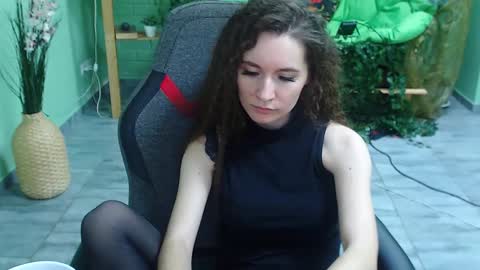 Snapshot of zianichols chatting on February 2025 10:13:01 PM zianichols online show from February 2025 10:13:01 PM