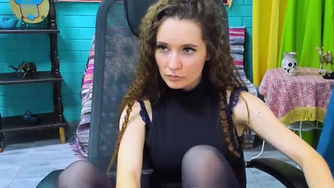 Snapshot of zianichols chatting on February 2025 03:31:02 PM zianichols online show from February 2025 03:31:02 PM