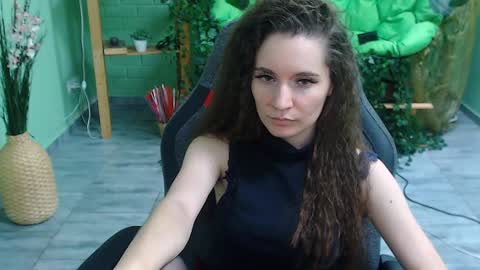 Snapshot of zianichols chatting on February 2025 10:20:01 PM zianichols online show from February 2025 10:20:01 PM