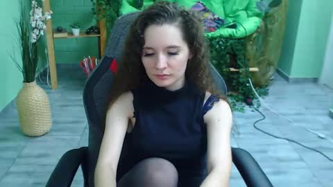 Snapshot of zianichols chatting on February 2025 09:25:01 PM zianichols online show from February 2025 09:25:01 PM