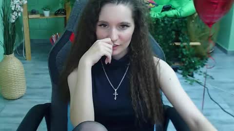 Snapshot of zianichols chatting on February 2025 01:31:02 AM zianichols online show from February 2025 01:31:02 AM