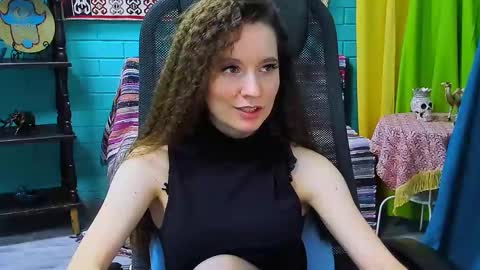 Snapshot of zianichols chatting on February 2025 11:23:02 AM zianichols online show from February 2025 11:23:02 AM