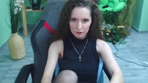 Snapshot of zianichols chatting on February 2025 02:06:02 AM zianichols online show from February 2025 02:06:02 AM