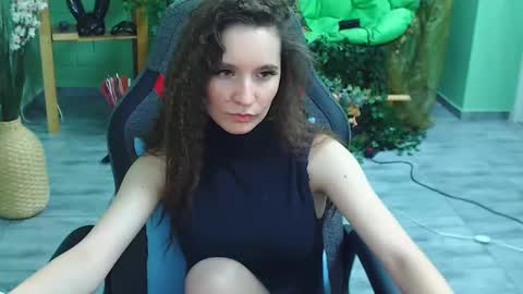 Snapshot of zianichols chatting on February 2025 11:41:02 PM zianichols online show from February 2025 11:41:02 PM