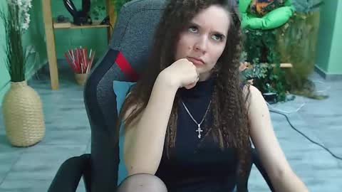 Snapshot of zianichols chatting on February 2025 02:54:02 PM zianichols online show from February 2025 02:54:02 PM