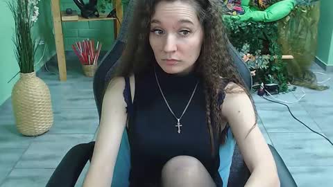 Snapshot of zianichols chatting on February 2025 05:58:01 PM zianichols online show from February 2025 05:58:01 PM