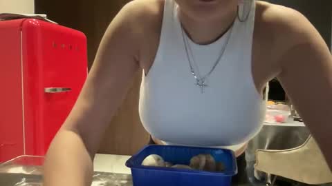 Nensi online show from November 2025 01:54:02 PM