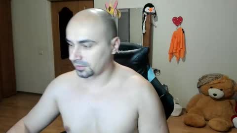 Ziesh online show from November 2025 09:03:02 PM