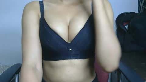 Snapshot of ziyaa_1 chatting on October 2025 04:33:02 AM Ziyaa online show from October 2025 04:33:02 AM