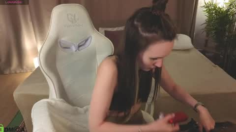 Zlata  Mon Tue Thu Fri Sun Sa GMT 3 0000pm - 0600pm  online show from March 2026 09:09:02 AM