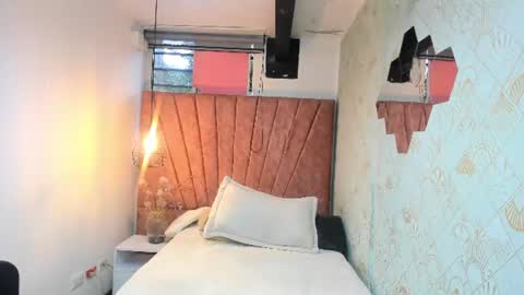 ZOE TAYLOR online show from July 2026 11:36:02 AM