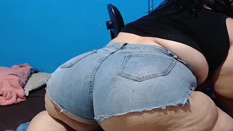 Snapshot of zoe_bbw chatting on March 2026 07:03:01 PM Zoe online show from March 2026 07:03:01 PM