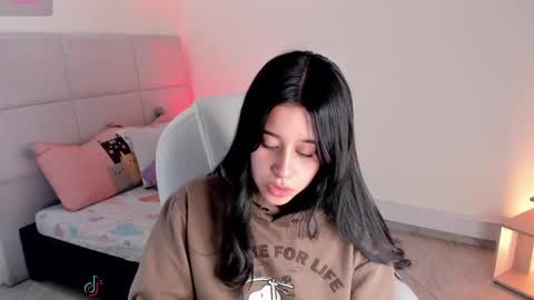 Zoe online show from March 2025 09:18:02 PM