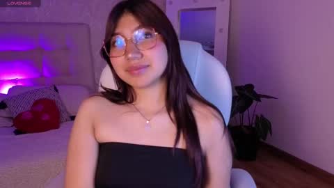 zoe  online show from October 2025 04:20:02 AM