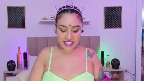 Zoe Gruber online show from October 2025 06:41:02 PM