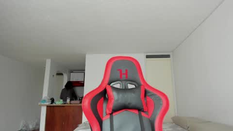 Snapshot of zoe_jeane_beker chatting on April 2026 09:01:01 PM ZOE online show from April 2026 09:01:01 PM