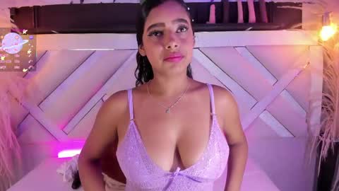 Zoey  online show from May 2026 11:01:02 PM