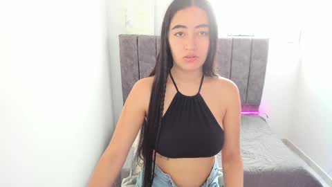 Snapshot of zoe_jones7 chatting on December 2024 09:33:02 PM zoe_jones7 online show from December 2024 09:33:02 PM
