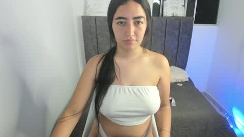 Snapshot of zoe_jones7 chatting on December 2024 04:53:02 AM zoe_jones7 online show from December 2024 04:53:02 AM