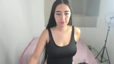 Snapshot of zoe_jones7 chatting on January 2025 02:47:02 AM zoe_jones7 online show from January 2025 02:47:02 AM