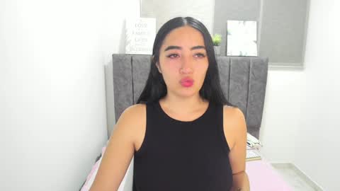 Snapshot of zoe_jones7 chatting on February 2025 03:52:02 AM zoe_jones7 online show from February 2025 03:52:02 AM