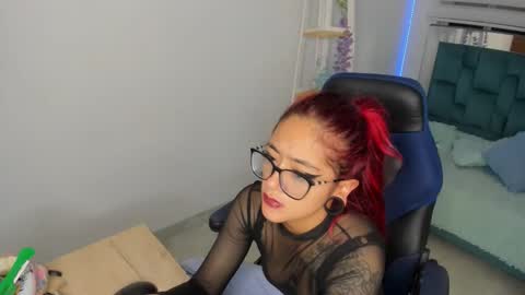 zoe_jonesx online show from April 2026 06:19:01 AM