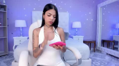 Snapshot of zoe_kravitx chatting on March 2025 03:43:02 AM CAMILA online show from March 2025 03:43:02 AM