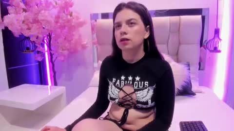 Snapshot of zoe_le chatting on November 2025 11:36:02 AM Zoe online show from November 2025 11:36:02 AM