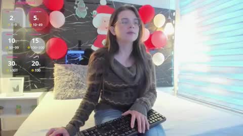 Snapshot of zoe_le chatting on December 2025 11:51:01 AM Zoe online show from December 2025 11:51:01 AM