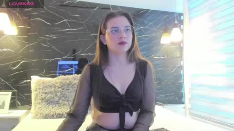 Snapshot of zoe_le chatting on January 2026 11:45:02 AM Zoe online show from January 2026 11:45:02 AM