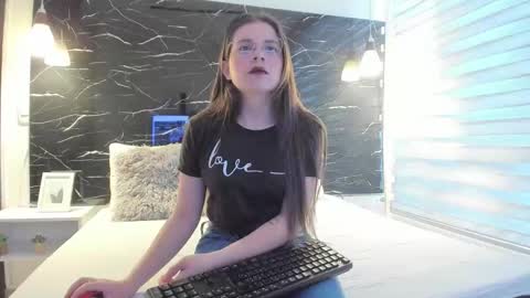 Snapshot of zoe_le chatting on January 2026 11:37:02 AM Zoe online show from January 2026 11:37:02 AM