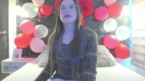 Snapshot of zoe_le chatting on February 2026 11:43:02 AM Zoe online show from February 2026 11:43:02 AM