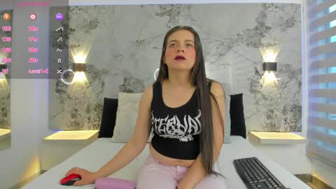 Snapshot of zoe_le chatting on April 2026 11:44:01 AM Zoe online show from April 2026 11:44:01 AM