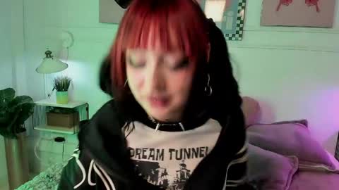 Snapshot of zoe_lynch_ chatting on May 2026 03:29:02 PM Zoe Lynch online show from May 2026 03:29:02 PM