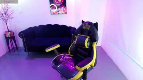 zoe  online show from May 2026 12:32:01 PM
