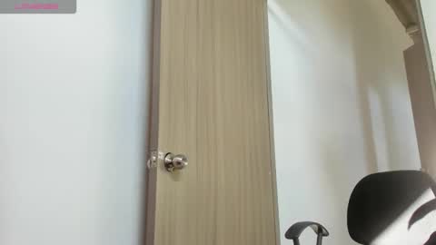 zoe_maddison19 online show from December 2025 07:53:02 PM